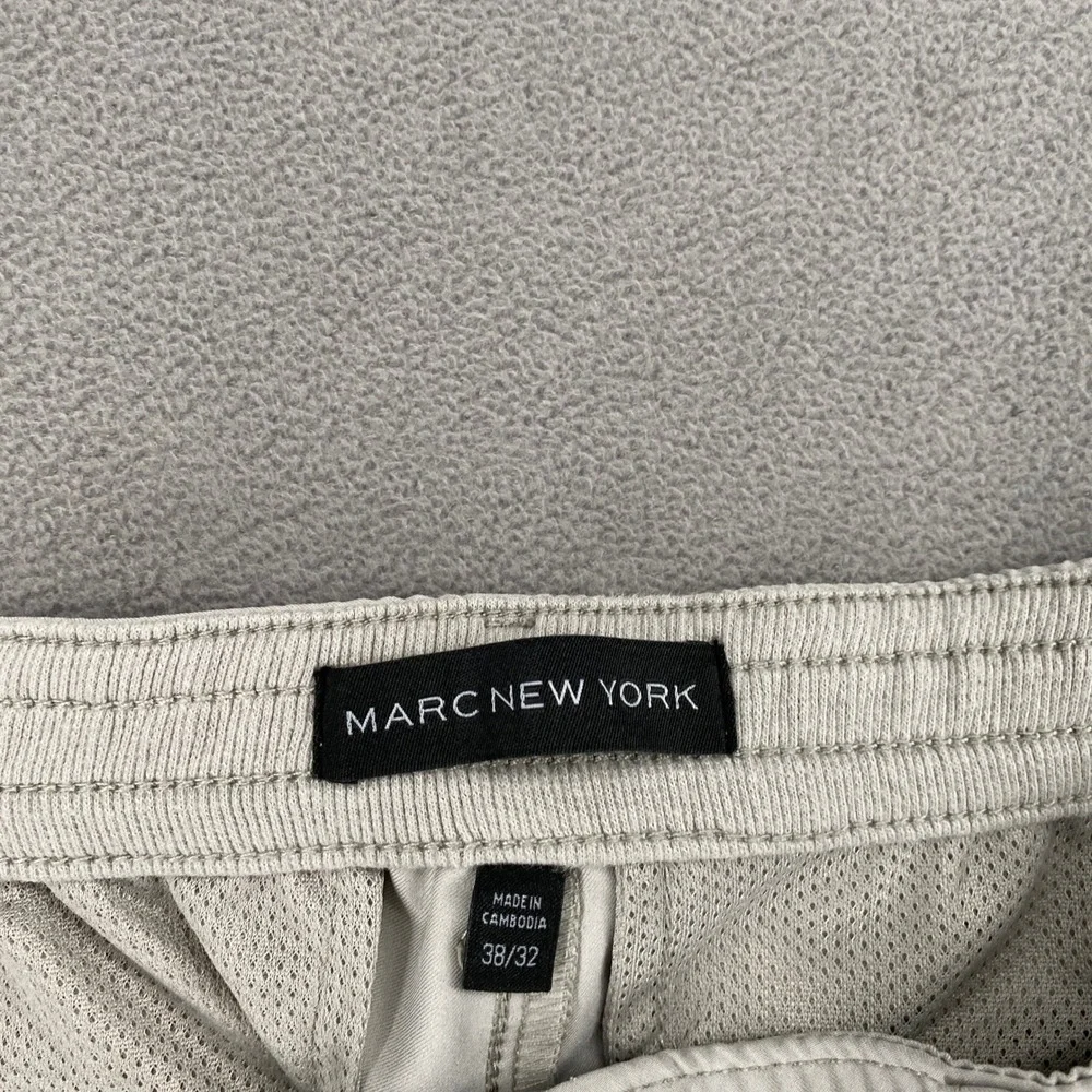 Marc New York Mens 38x32 Performance Chino Pants Khaki Tan Elastic Waist MNY